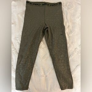 Nike Pro green leopard leggings